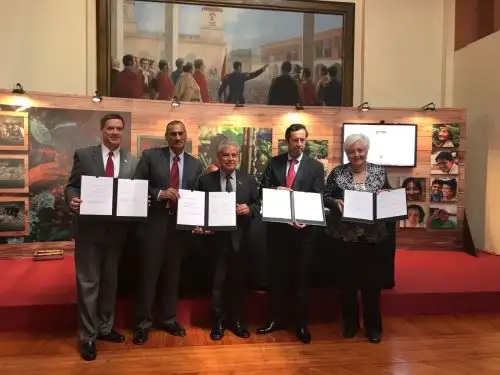 Devida firma convenio con USAID para apoyar con servicios básicos a ex zonas cocaleras.