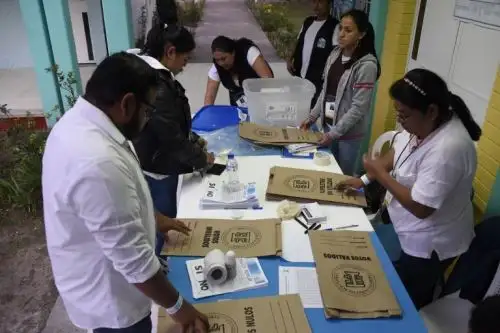 Guatemala participa en consulta sobre diferendo con Belice.