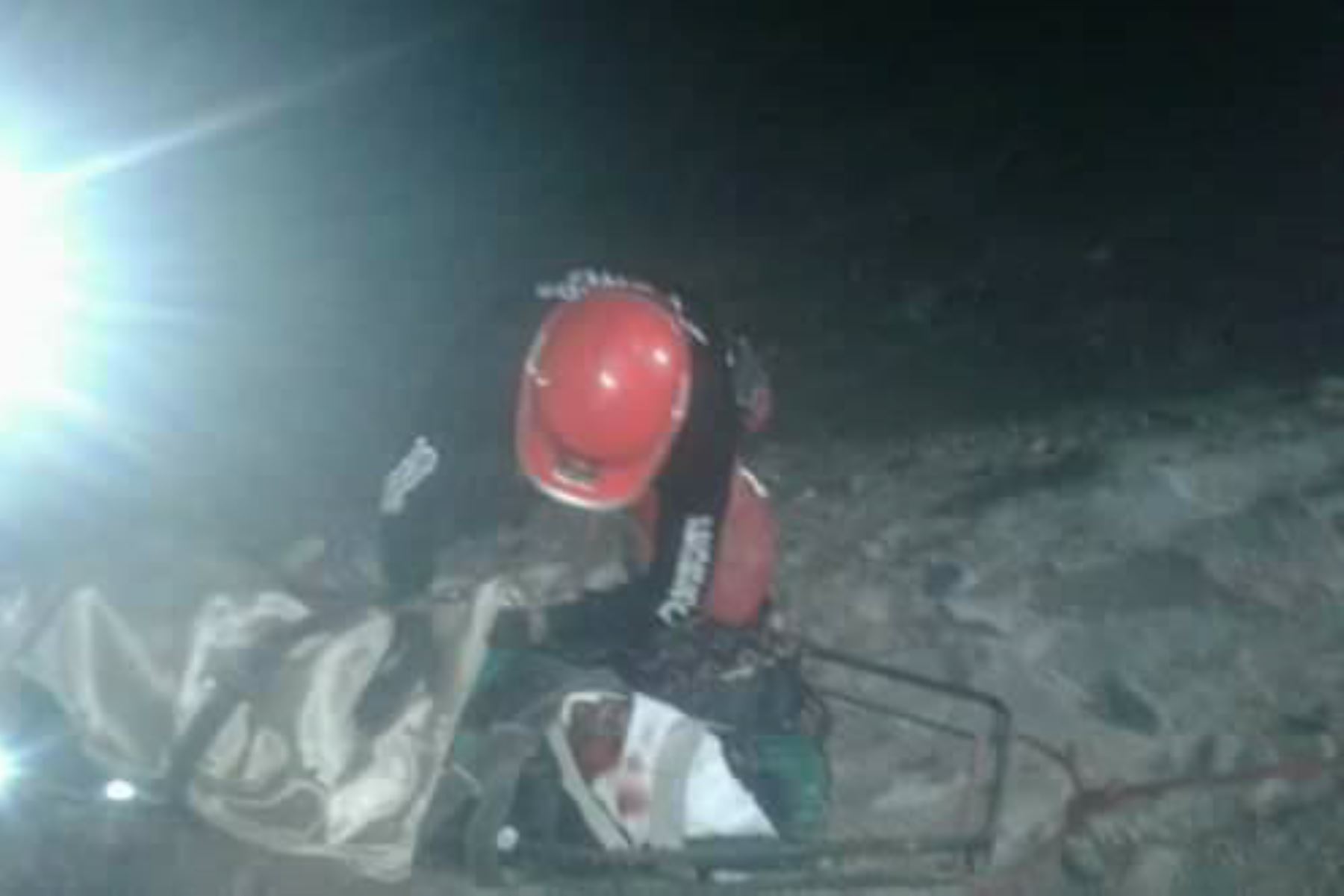Tres personas mueren y dos resultan heridas en accidente vial en Arequipa. Foto:Facebook/ Bomberos de El Pedregal