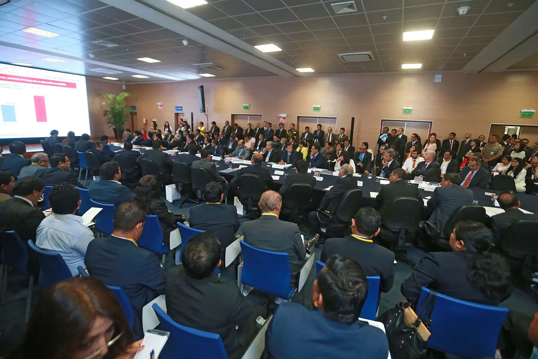 El ministro de Economía y Finanzas, David Tuesta, expone en el Gore-Ejecutivo. ANDINA/Vidal Tarqui.