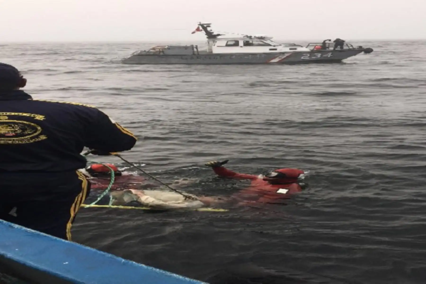 Debido a la gran cantidad de fango en el fondo del mar, se dificulta la tarea de búsqueda y rescate.