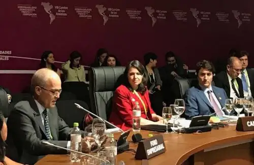 Presidente de la Confiep, Roque Benavides en la VIII Cumbre Empresarial. Foto: Cortesía.