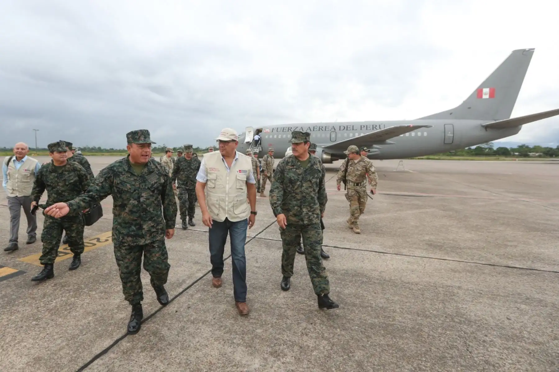 El ministro de Defensa, José Huerta Torres, llegó a la ciudad de Iquitos con el fin de inspeccionar las instalaciones militares desplegadas a lo largo de la frontera con Colombia. Foto: ANDINA/Difusión.
