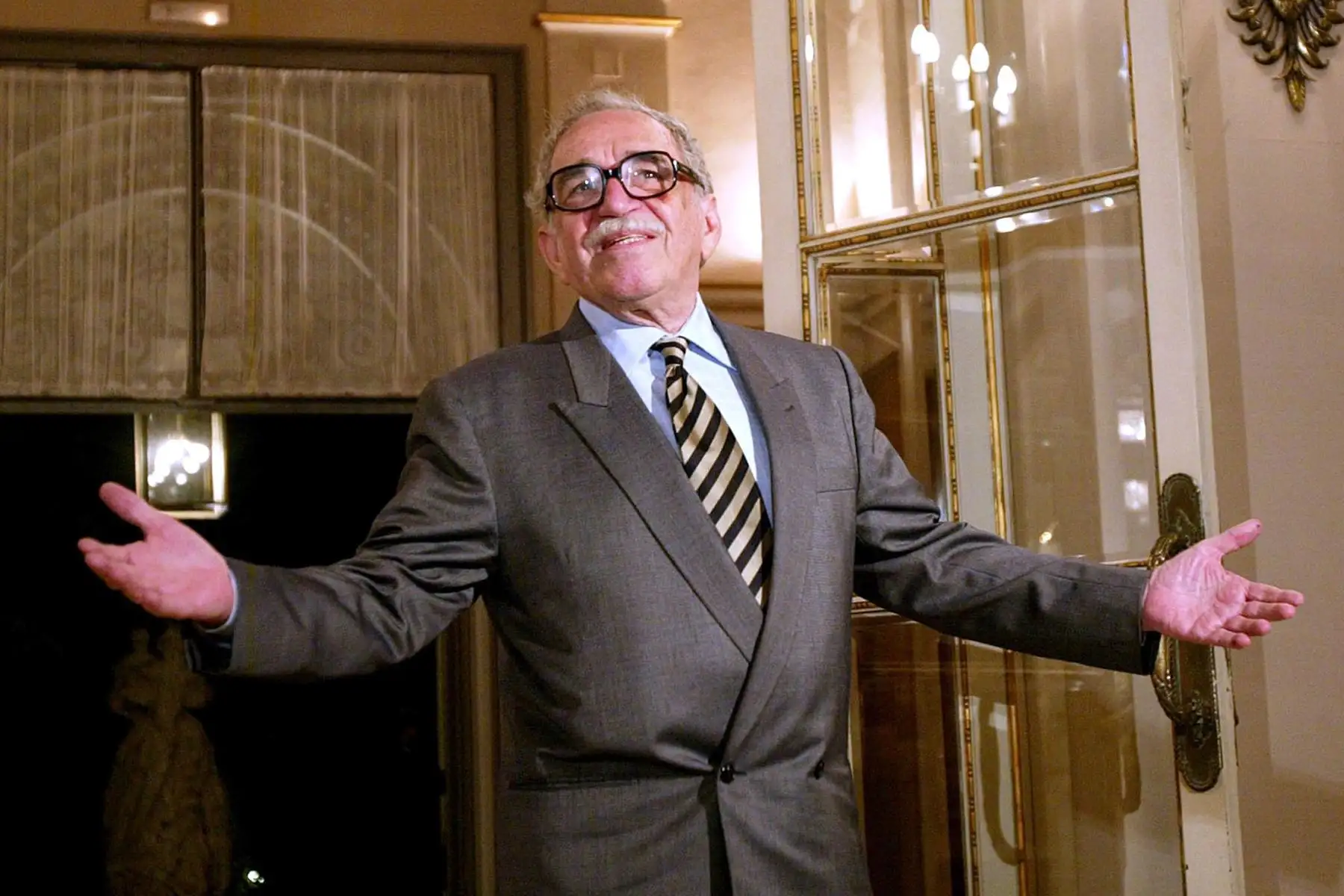 Gabriel García Márquez durante una reunión del comité de dirección del Foro Iberoamericano en el Palacio Pedralbes de Barcelona el 2005. Foto: AFP