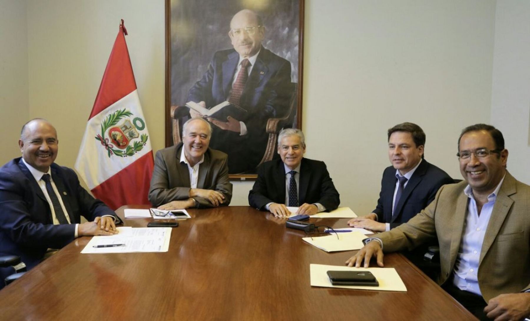 Jefe del Gabinete, Martín Vizcarra, se reúne con bancada de Acción Popular.