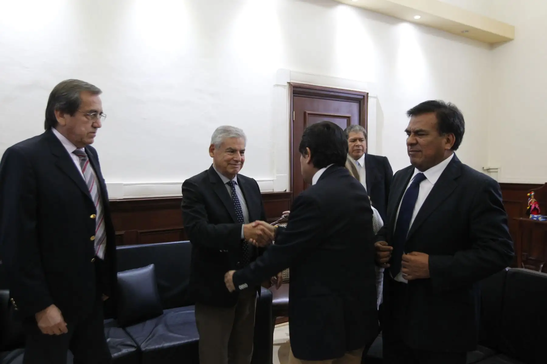 Jefe del Gabinete, César Villanueva, se reúne con los integrantes de la Célula Parlamentaria Aprista en el Congreso de La República. Foto: ANDINA/Dante Zegarra.