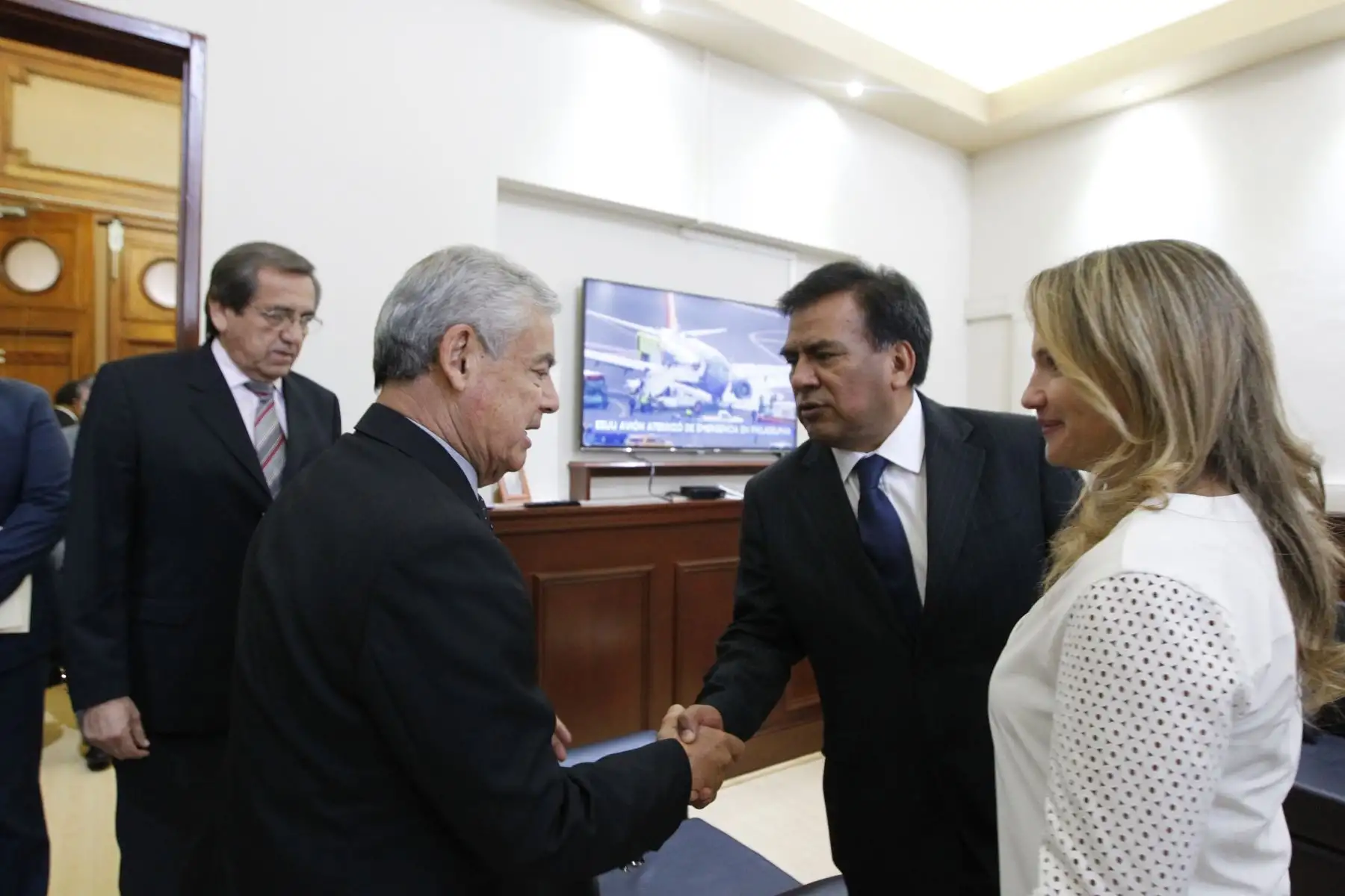 Jefe del Gabinete, César Villanueva, se reúne con los integrantes de la Célula Parlamentaria Aprista en el Congreso de La República. Foto: ANDINA/Dante Zegarra.