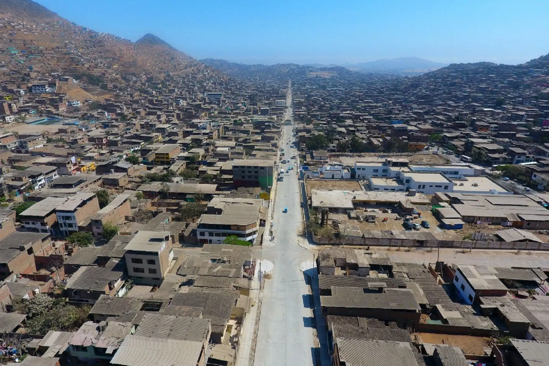 Rehabilitan la más importante avenida en Villa María del Triunfo Foto: MLM