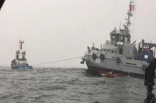 Continúa la búsqueda de los 8 pescadores desaparecidos.