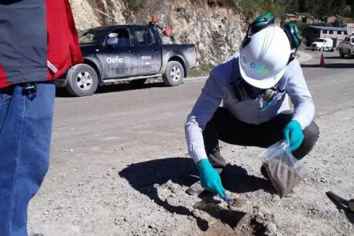 El Organismo de Evaluación y Fiscalización Ambiental (OEFA) realiza acciones de supervisión ante el derrame de sustancias químicas ocurrido en la carretera ubicada a la altura de la comunidad de Yuricancha, en el distrito de Mara, provincia de Cotabambas, departamento de Apurímac.