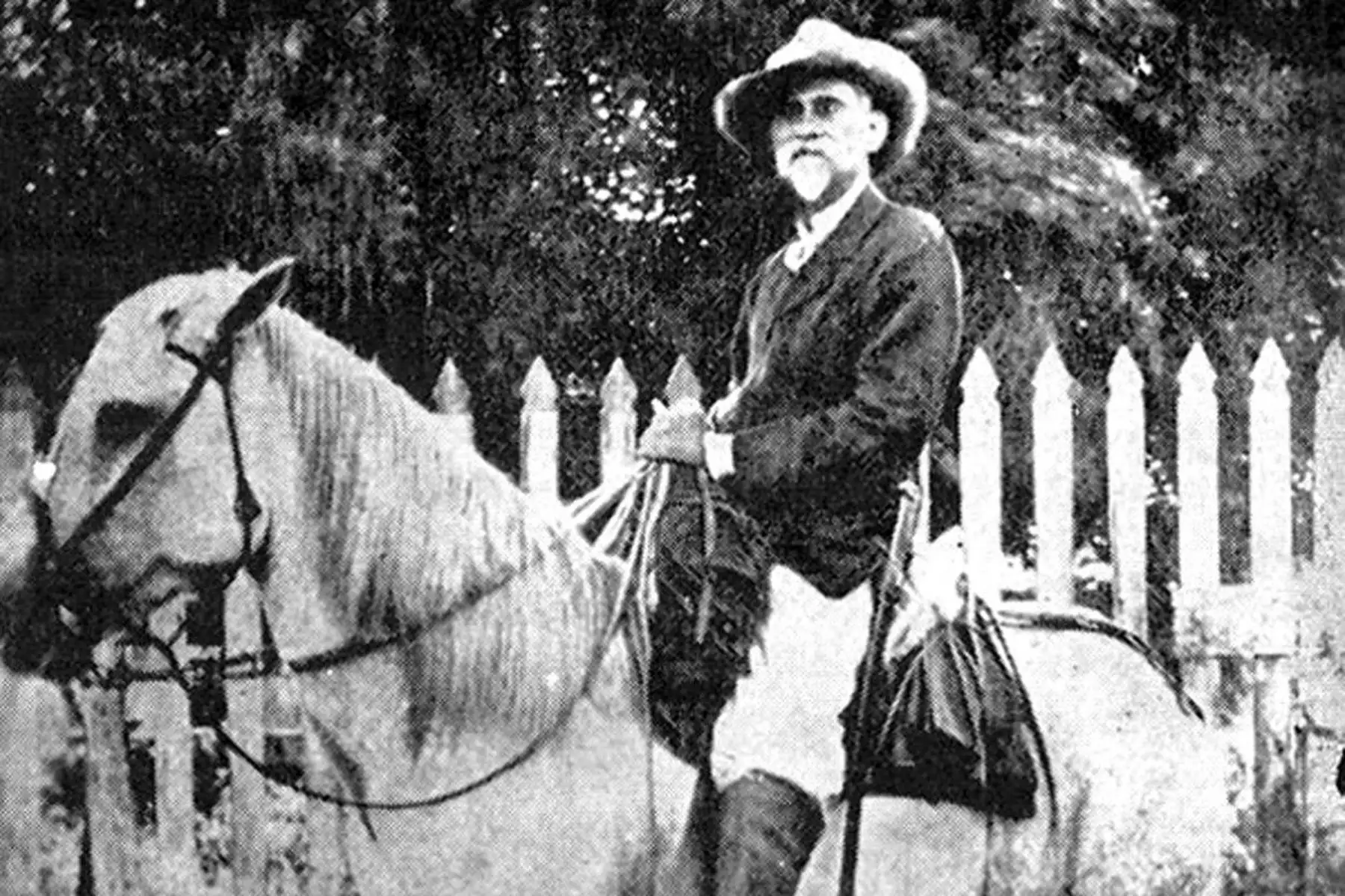 Esta prenda fue llevada a Cuba, según historiadores criollos, por el general dominicano Máximo Gómez, oriundo de Baní, prócer de la independencia cubana y uno de los fundadores del Ejército hondureño. (Foto tomada de cubadebate.cu)