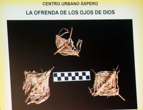 "Los Ojos de Dios"  lo  conforman  dos ramitas, generalmente de sauce o carricillo en forma de cruz, que servían como estructura de soporte de un tejido con hilos de algodón, de diferentes colores, que plasmaban un diseño romboidal concéntrico. ANDINA/Norman Córdova