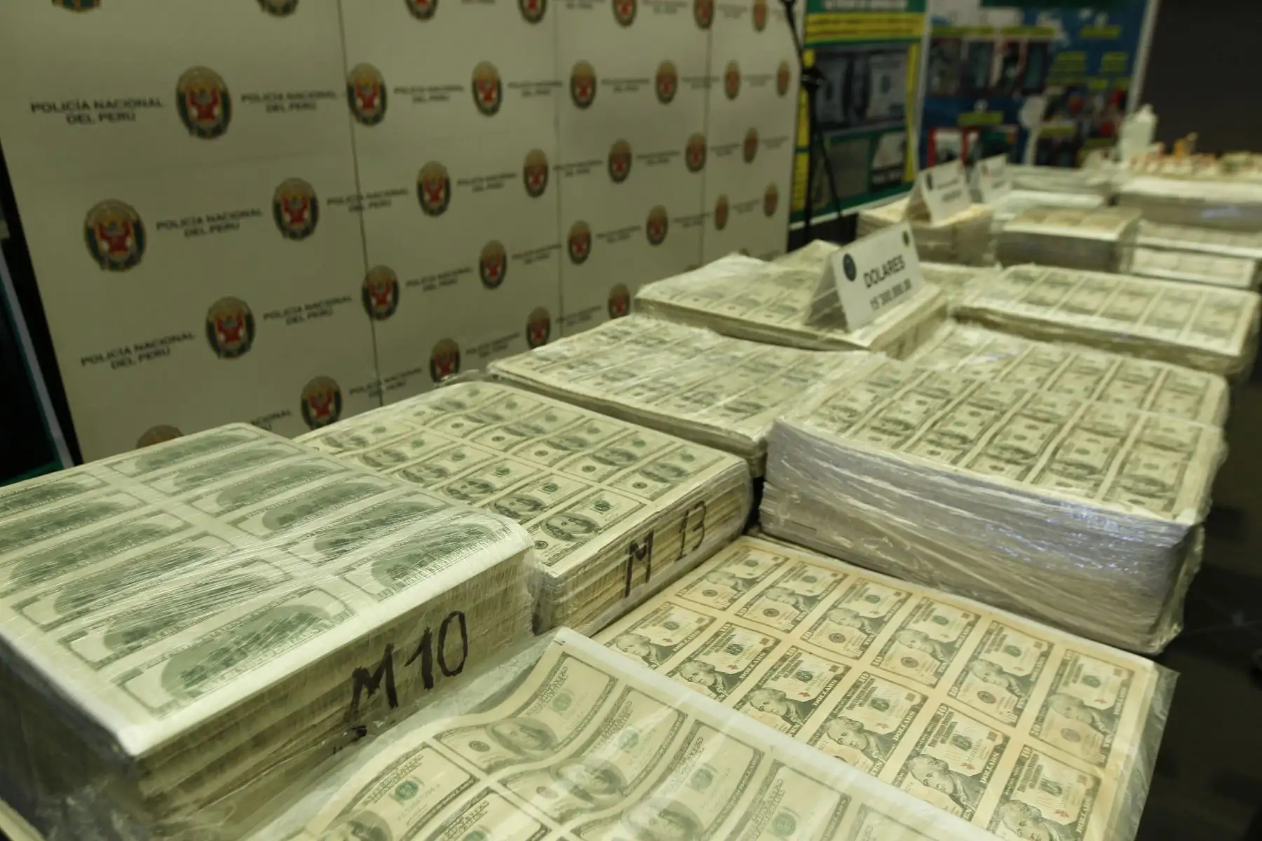 Policía Nacional del Perú,  incautó 15 millones de dólares y detienen a dos sujetos en flagrante delito . Foto: ANDINA/Dante Zegarra