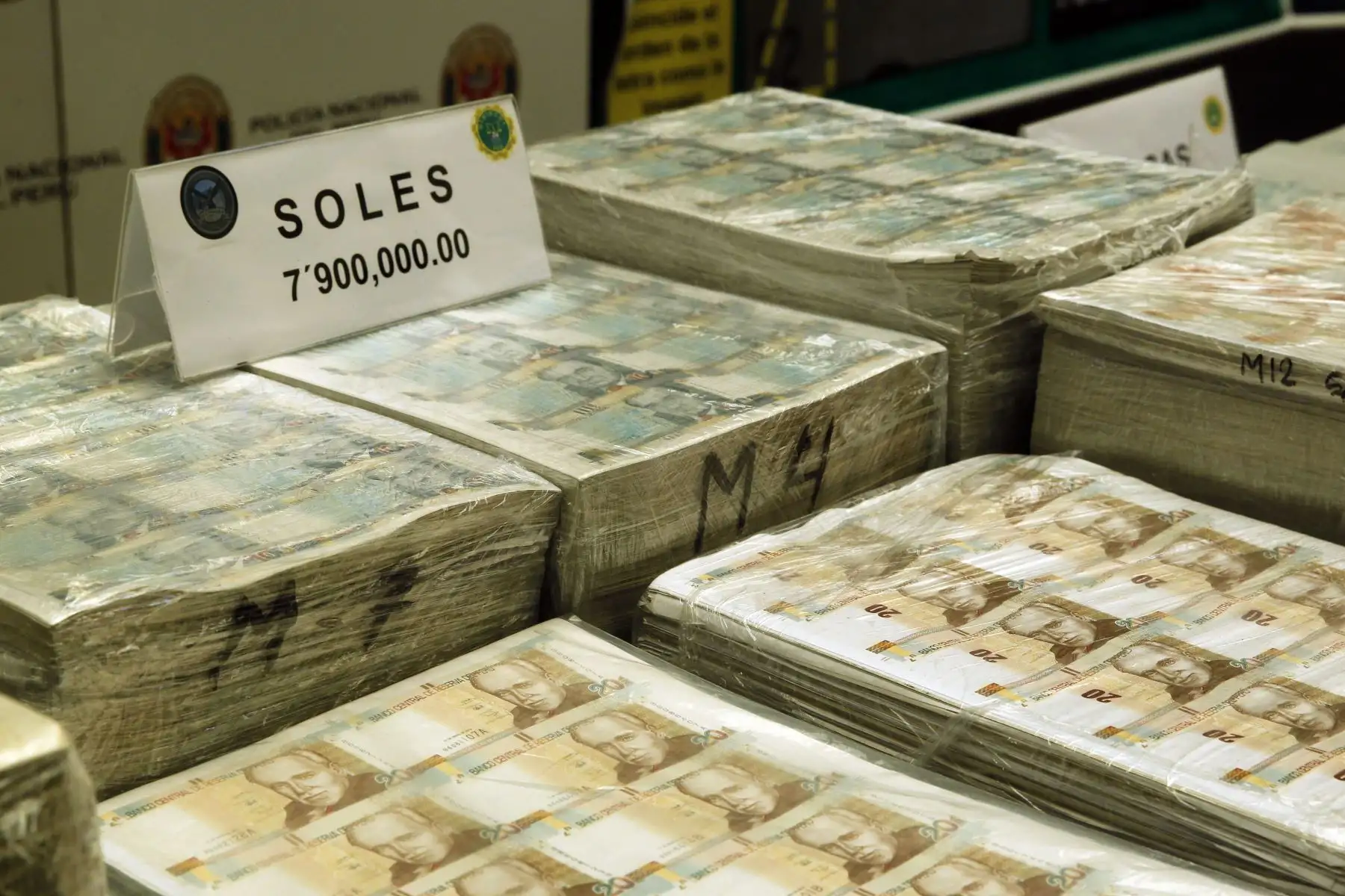 La Policía Nacional del Perú, incautó 15 millones de dólares y detienen a dos falsificadores  en flagrante delito . Foto: ANDINA/Dante Zegarra
