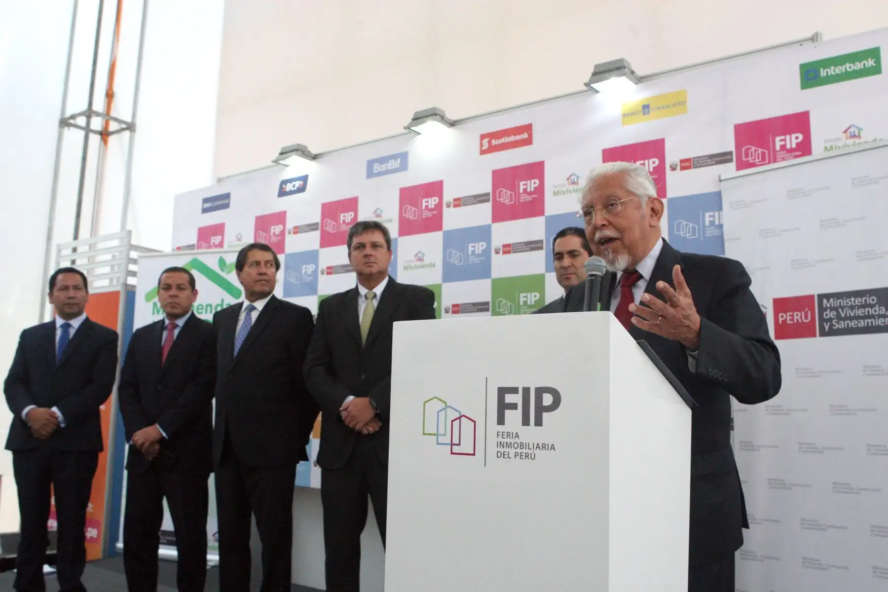 Ministro de Vivienda, Javier Piqué, inaugura la octava edición de la feria inmobiliaria. Foto: ANDINA/Héctor Vinces.