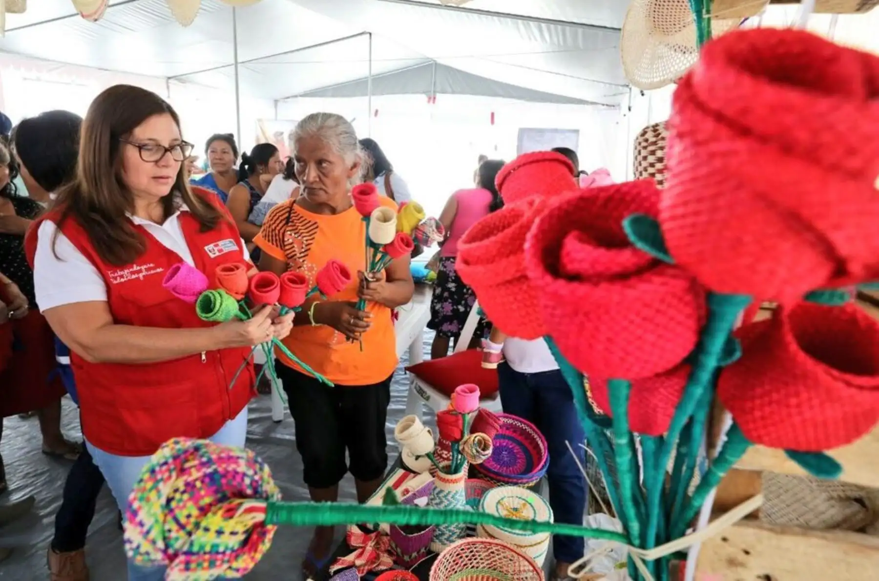 La ministra de la Mujer y Poblaciones Vulnerables (MIMP), Ana María Mendieta, realizó una visita oficial a la ciudad de Piura para promover los servicios que brinda su sector orientados al desarrollo de la autonomía económica de las mujeres en la región.
