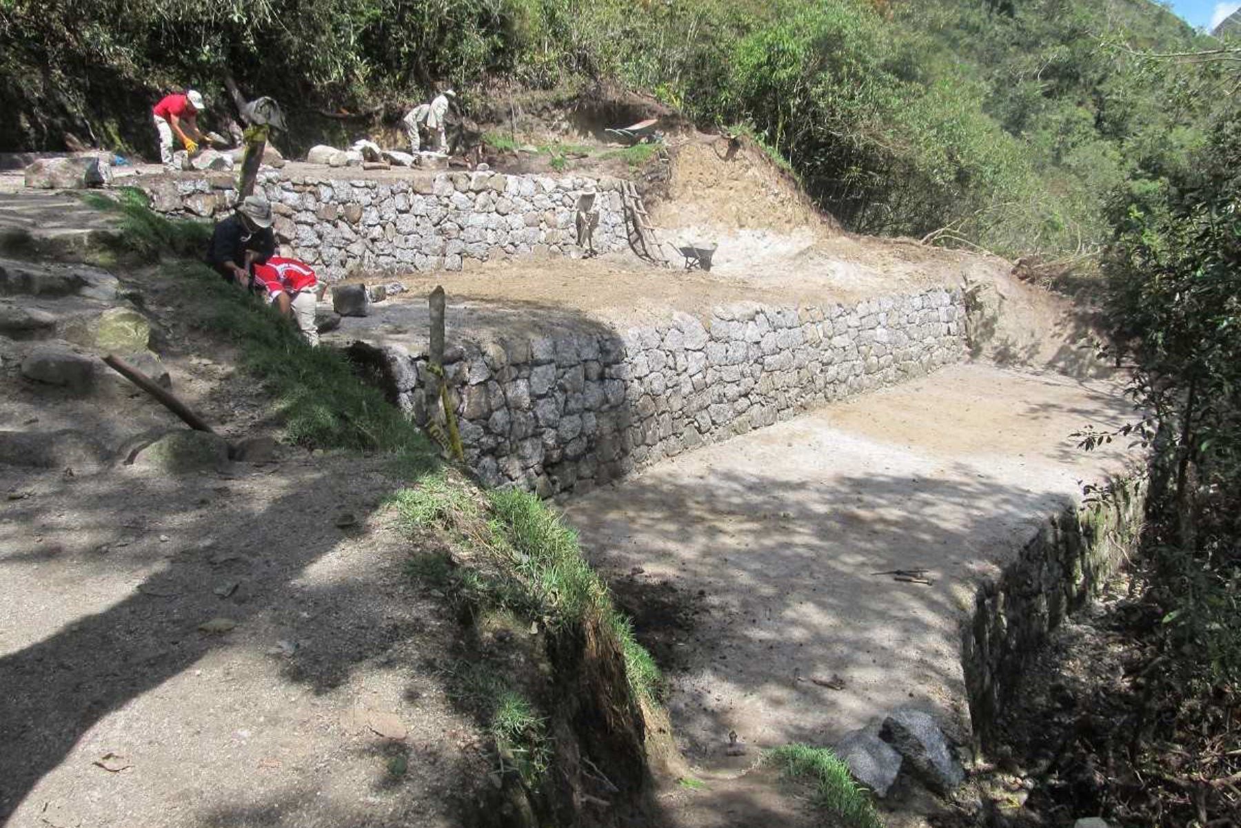 Especialistas de la Dirección Desconcentrada de Cultura de Cusco reestablecerán un tramo del Camino Inca que permite el ingreso al Wiñayhuayna, ubicado en el parque arqueológico de Machu Picchu, que colapsó a causa de las intensas lluvias en marzo último.