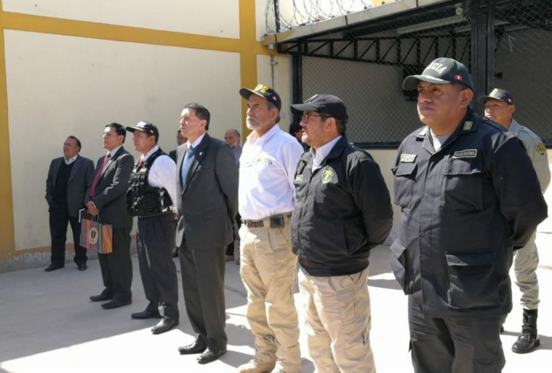Cerrando un periodo de 31 años en el que la Policía Nacional del Perú (PNP) tomó el control de los penales del país, el Instituto Nacional Penitenciario (Inpe) asumió la dirección del penal Sicuani, ubicado en la región Cusco, el último recinto que quedaba pendiente por transferir.
