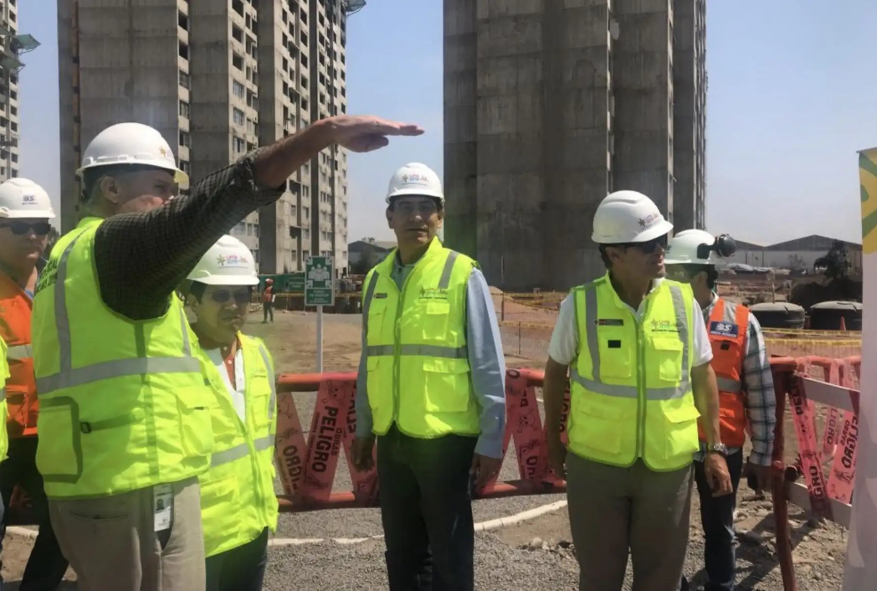 Presidente Martín Vizcarra supervisa avance de obras en villa de atletas de Juegos Panamericanos.