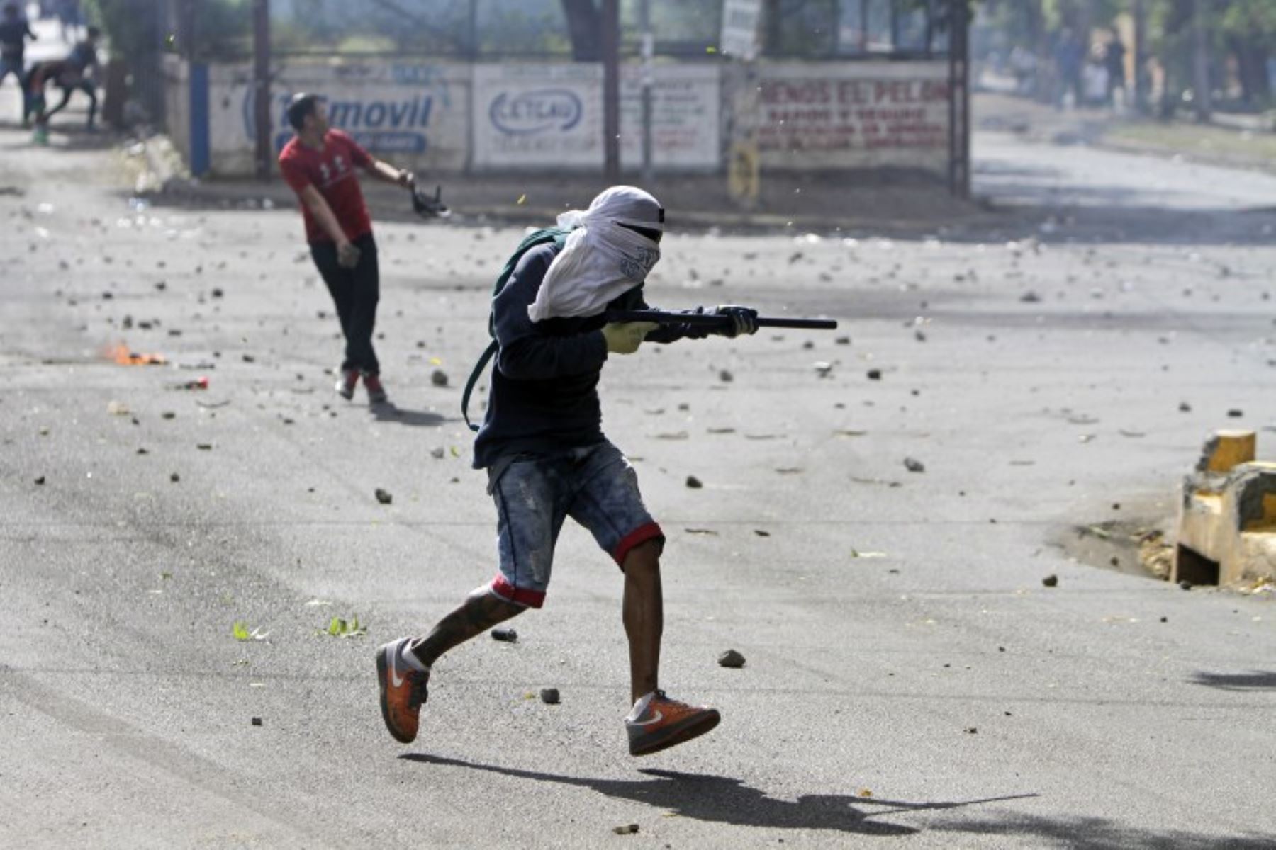 Violentas protestas contra un cambio propuesto en el sistema de pensiones de Nicaragua han dejado al menos 10 muertos más de dos días.Foto:AFP