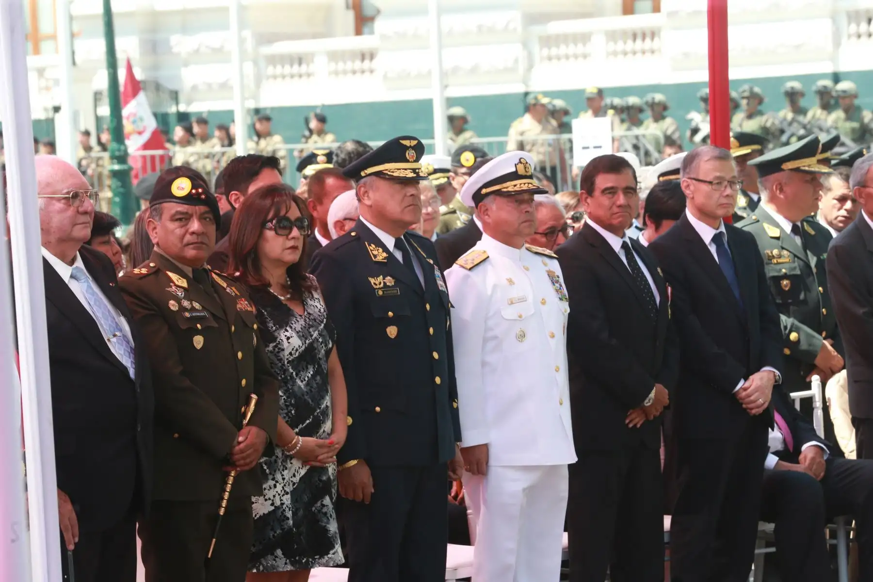 Ceremonia de develación de bustos de los comandos Chavín de Huántar, en el marco del homenaje a los héroes y defensores de la democracia por el 21°. aniversario de la exitosa operación que rescató a 72 rehenes cautivos por terroristas del MRTA.Foto:ANDINA/Norman Córdova