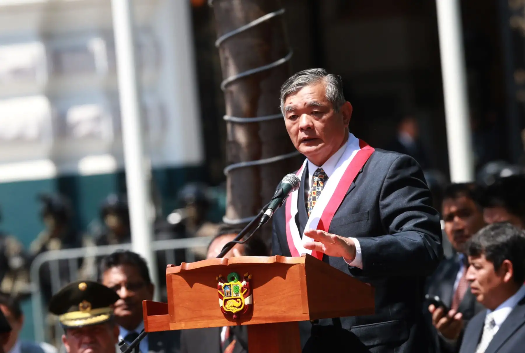 Ceremonia de develación de bustos de los comandos Chavín de Huántar, en el marco del homenaje a los héroes y defensores de la democracia por el 21°. aniversario de la exitosa operación que rescató a 72 rehenes cautivos por terroristas del MRTA.Foto:ANDINA/Norman Córdova