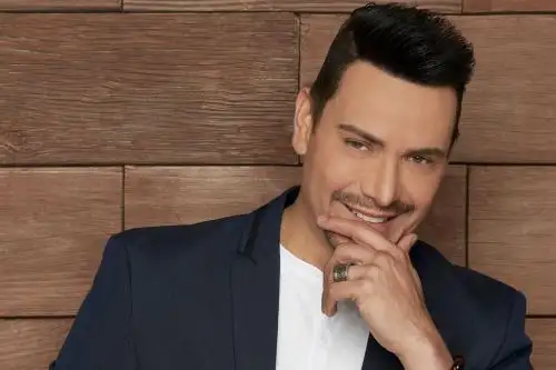 Víctor Manuelle.