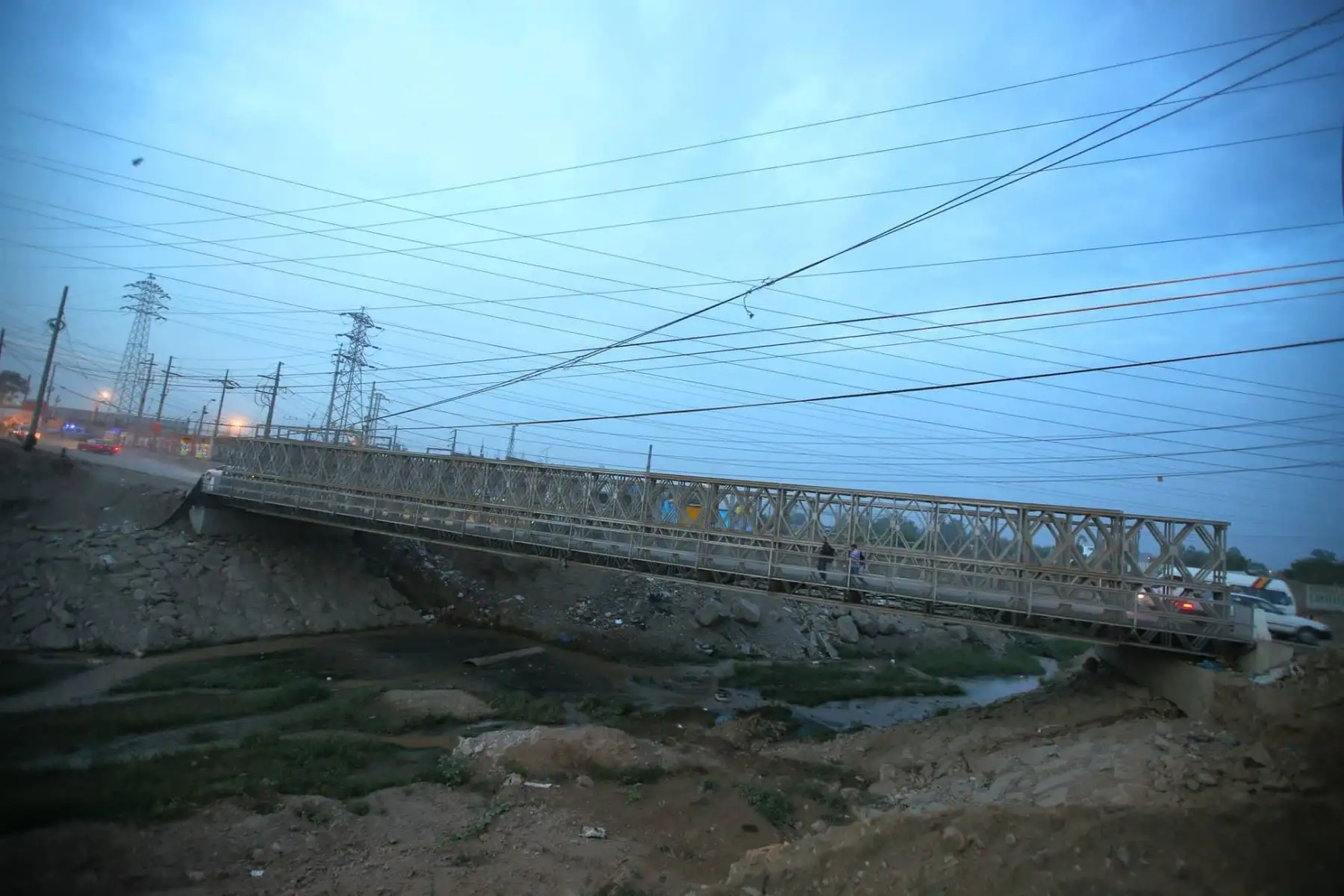 Presidente Martin Vizcarra supervisa puesta en servicio del puente Las Torres, sobre el río Huaycoloro, que une tres centros poblados de San Juan de Lurigancho-Chosica. Foto: ANDINA/Prensa Presidencia