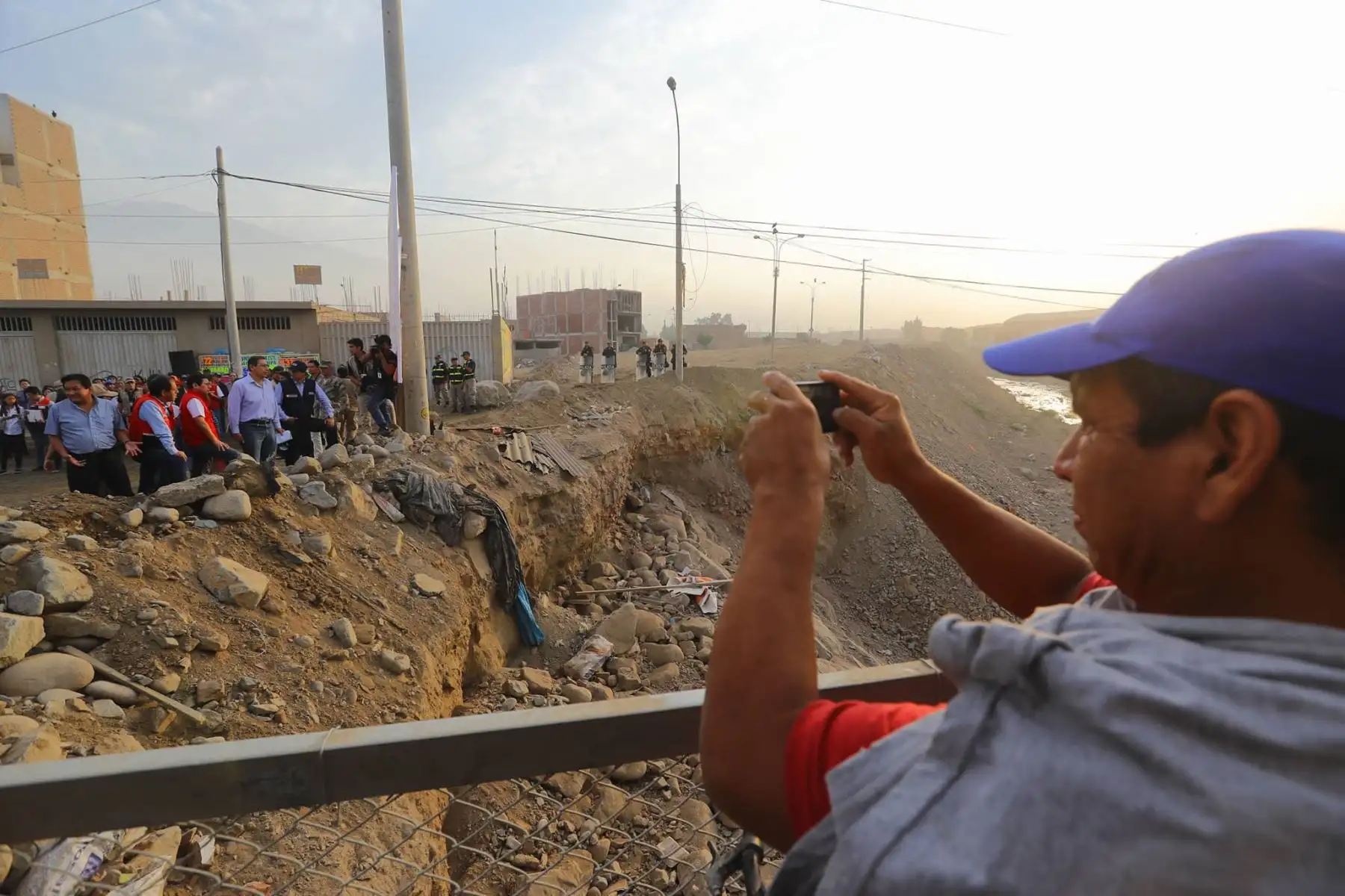Presidente Martin Vizcarra supervisa puesta en servicio del puente Las Torres, sobre el río Huaycoloro, que une tres centros poblados de San Juan de Lurigancho-Chosica. Foto: ANDINA/Prensa Presidencia