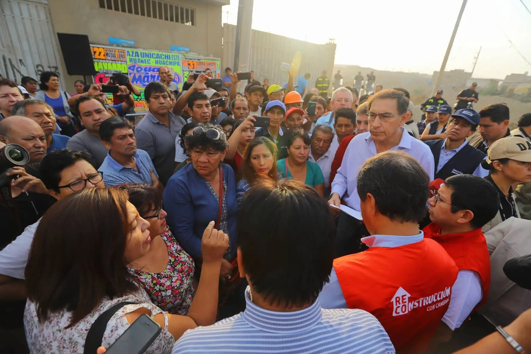 Presidente Martin Vizcarra supervisa puesta en servicio del puente Las Torres, sobre el río Huaycoloro, que une tres centros poblados de San Juan de Lurigancho-Chosica. Foto: ANDINA/Prensa Presidencia