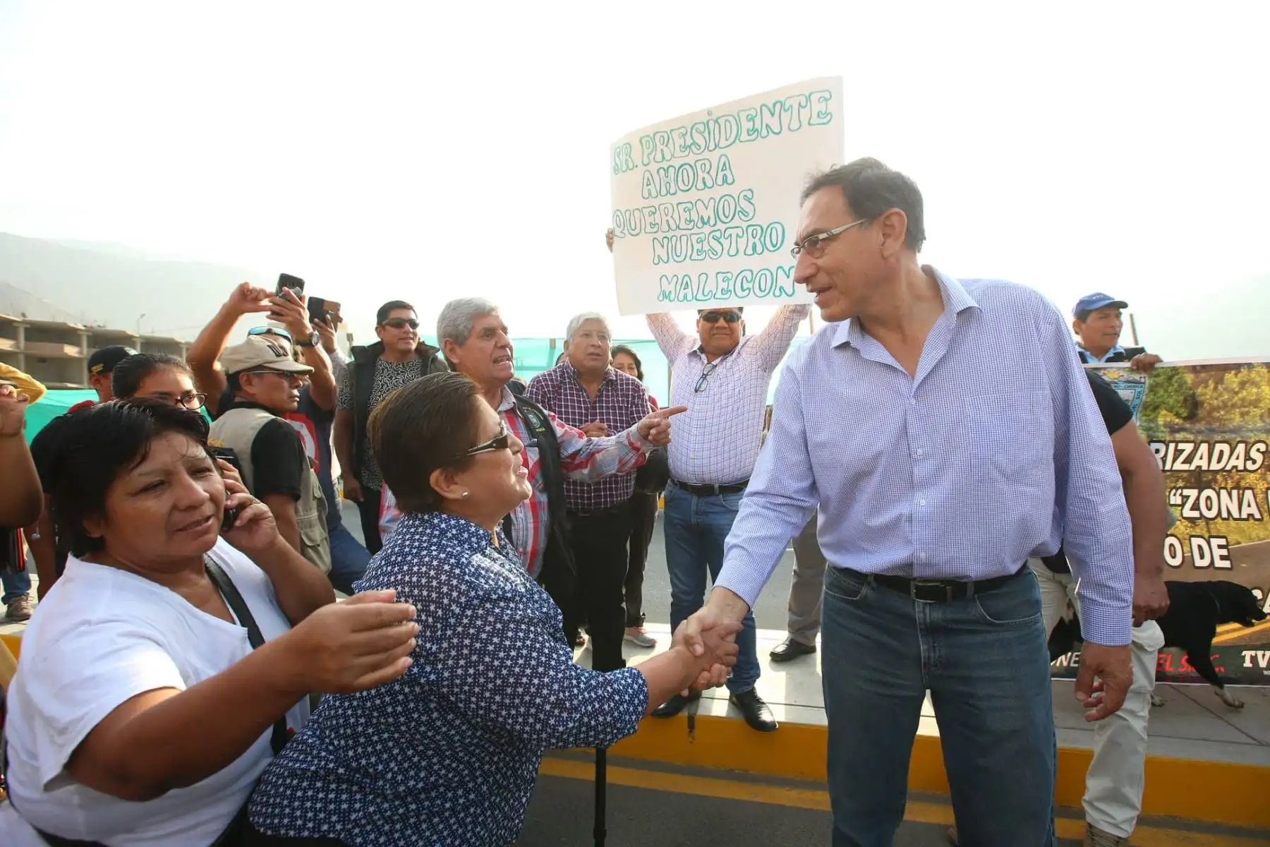 Presidente Martín Vizcarra continúa recorrido de supervisión desde el puente Ñaña, km 19 de la carretera Central. Foto: ANDINA/Prensa Presidencia.