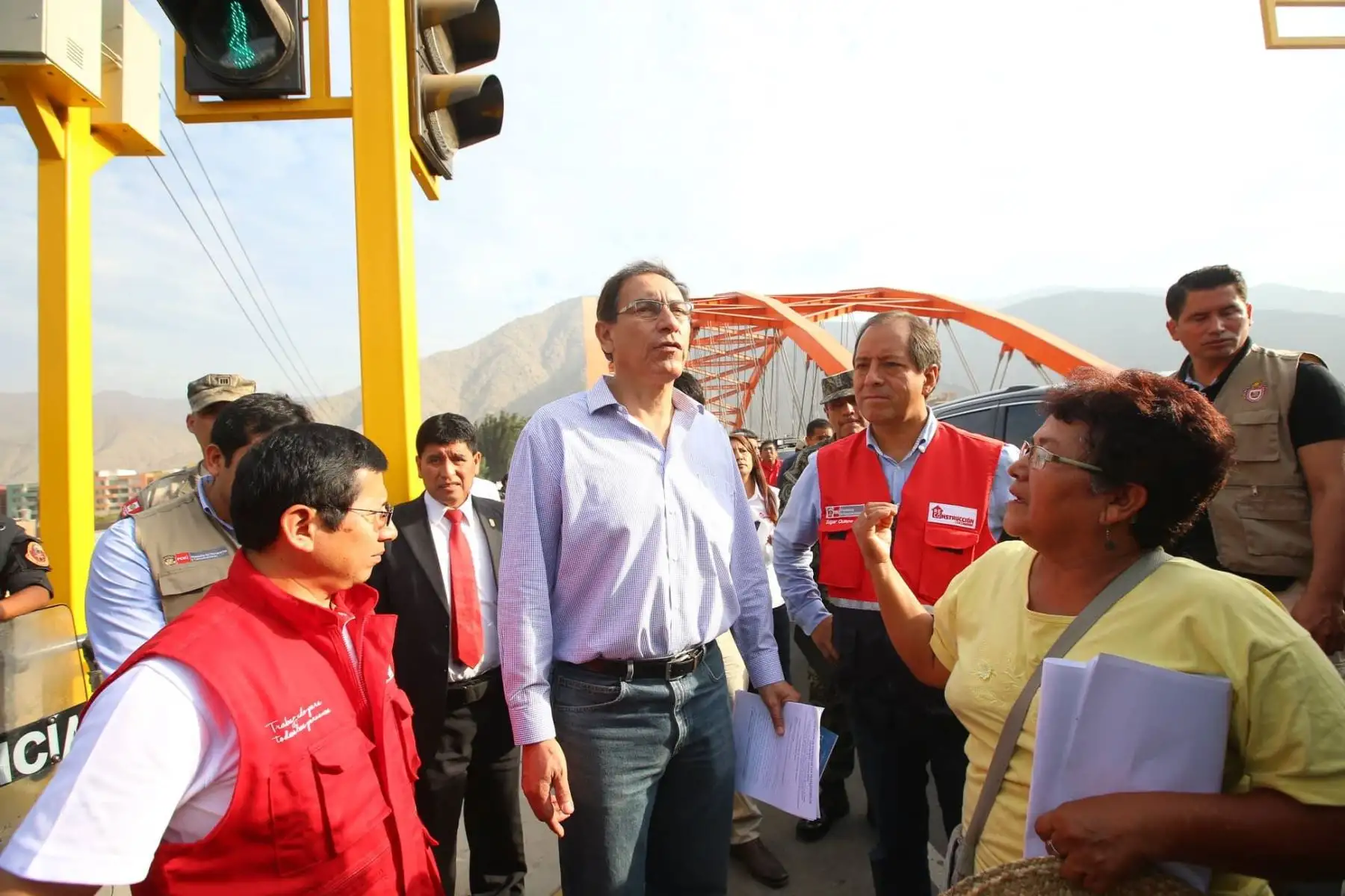 Presidente Martín Vizcarra continúa recorrido de supervisión desde el puente Ñaña, km 19 de la carretera Central. Foto: ANDINA/Prensa Presidencia.
