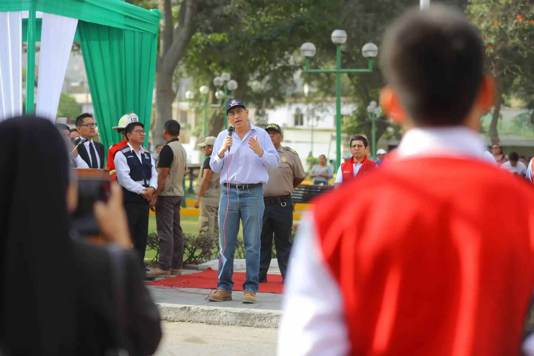 Presidente Martín Vizcarra asiste a ceremonia por aniversario de Chaclacayo. Foto: ANDINA/Prensa Presidencia.