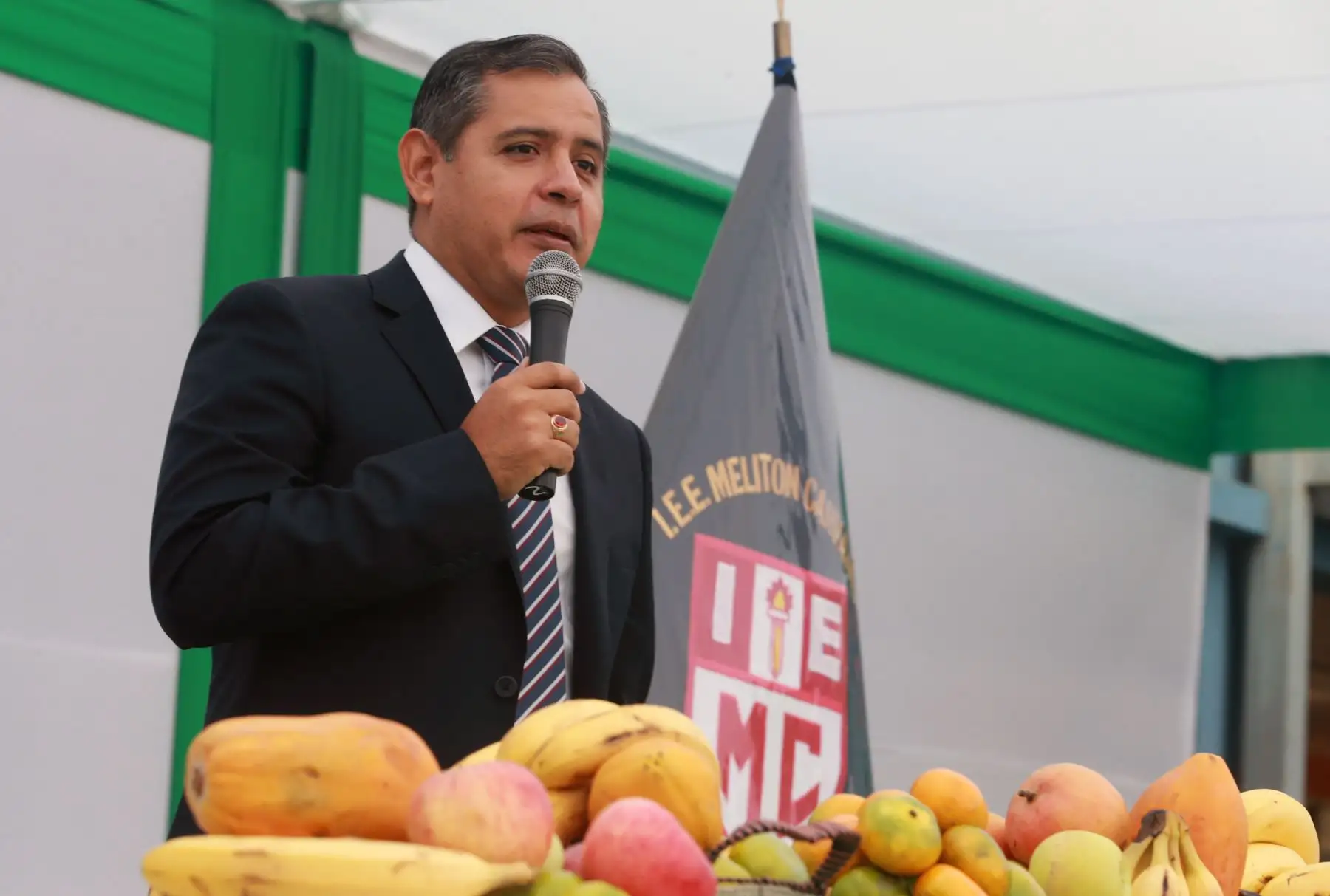 El Ministro de Agricultura Gustavo Mostajo, encabeza ceremonia de lanzamiento de la Semana Nacional de Frutas y Verduras, en la Institución educativa emblemática Melitón Carvajal . Foto: ANDINA/Norman Córdova