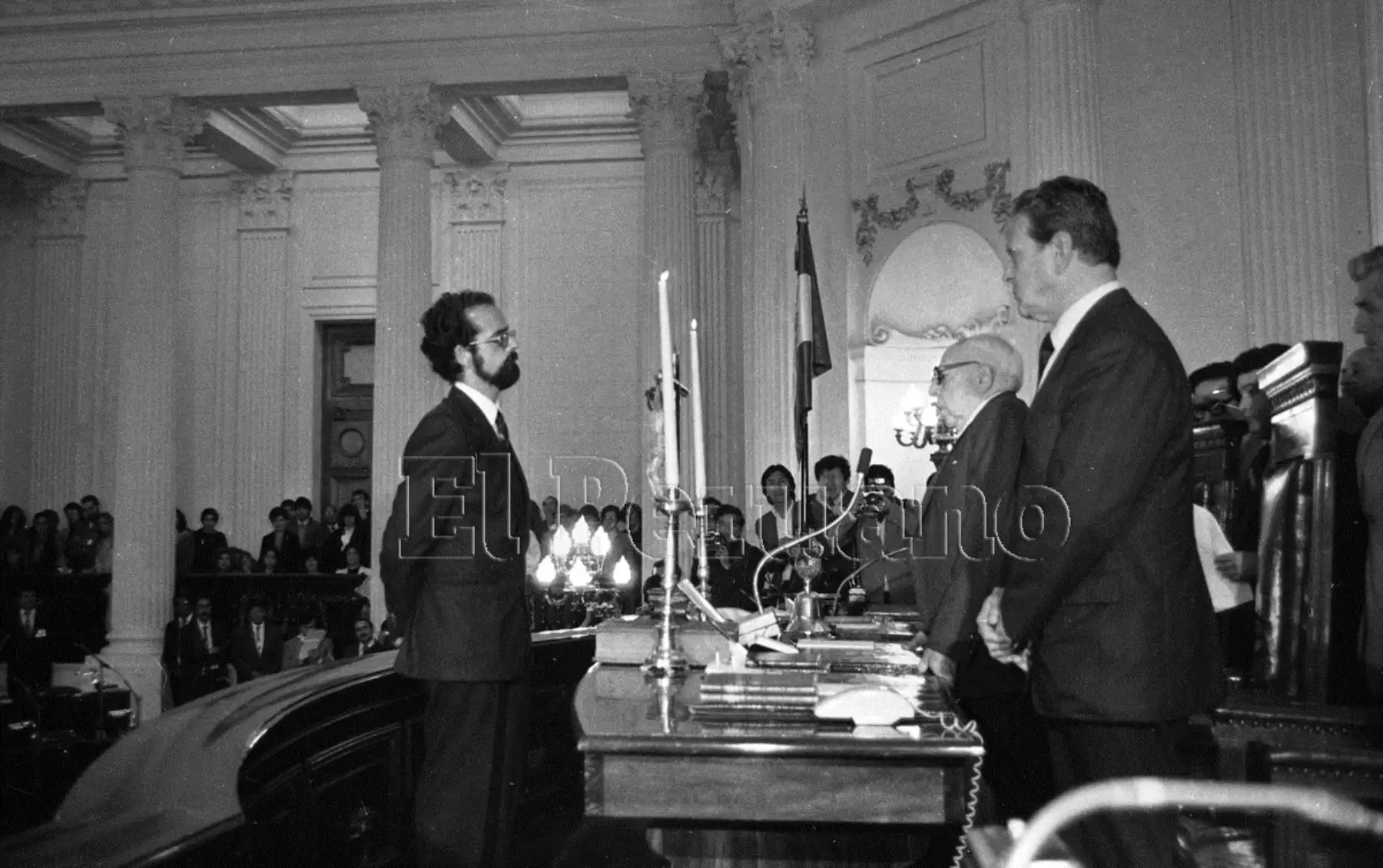 Lima - 12 julio 1985. Juramentación del senador Javier Diez Canseco Cisneros.