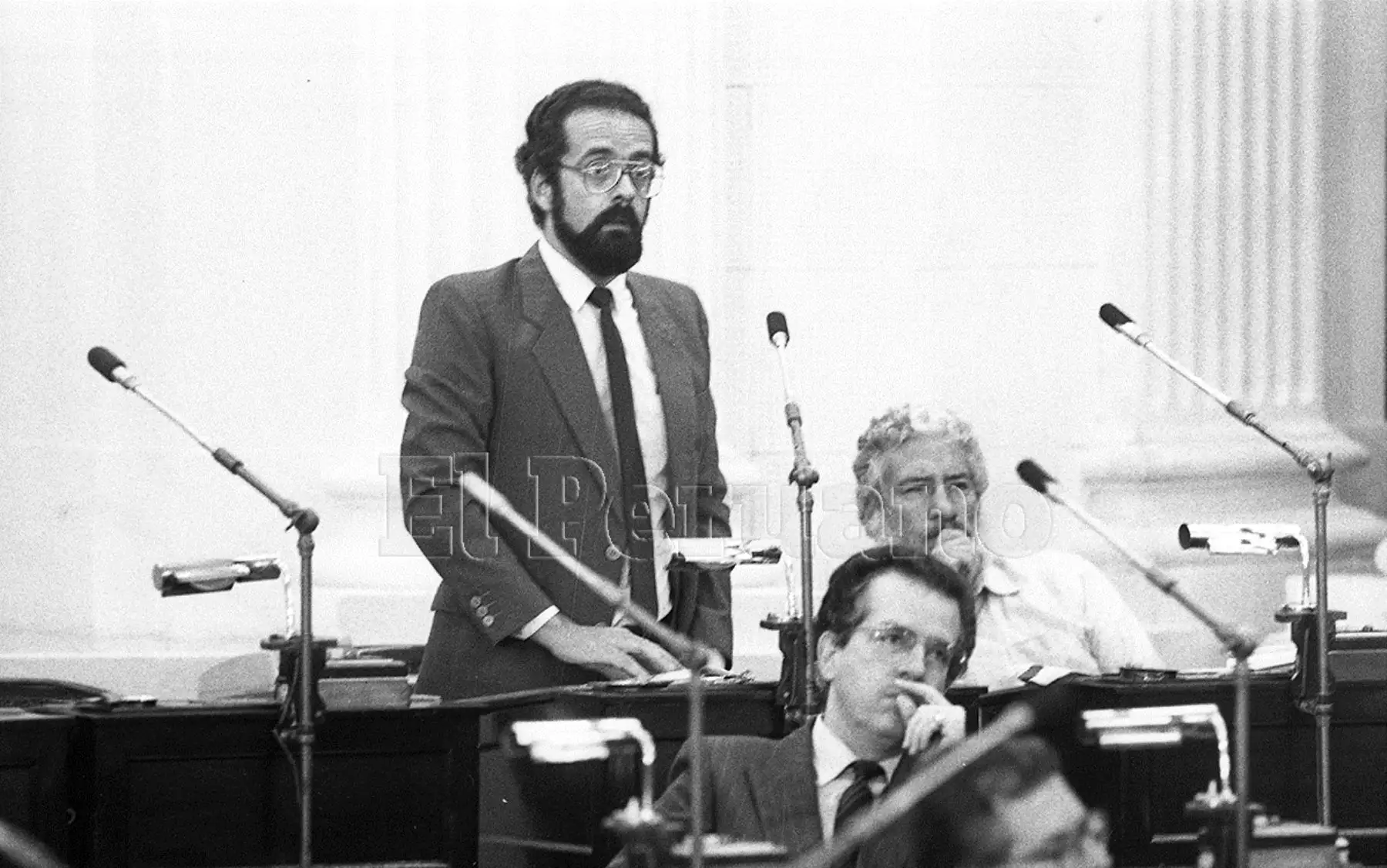 Lima - 12 julio 1990. Senador Javier Diez Canseco en debate en Cámara de Senadores.