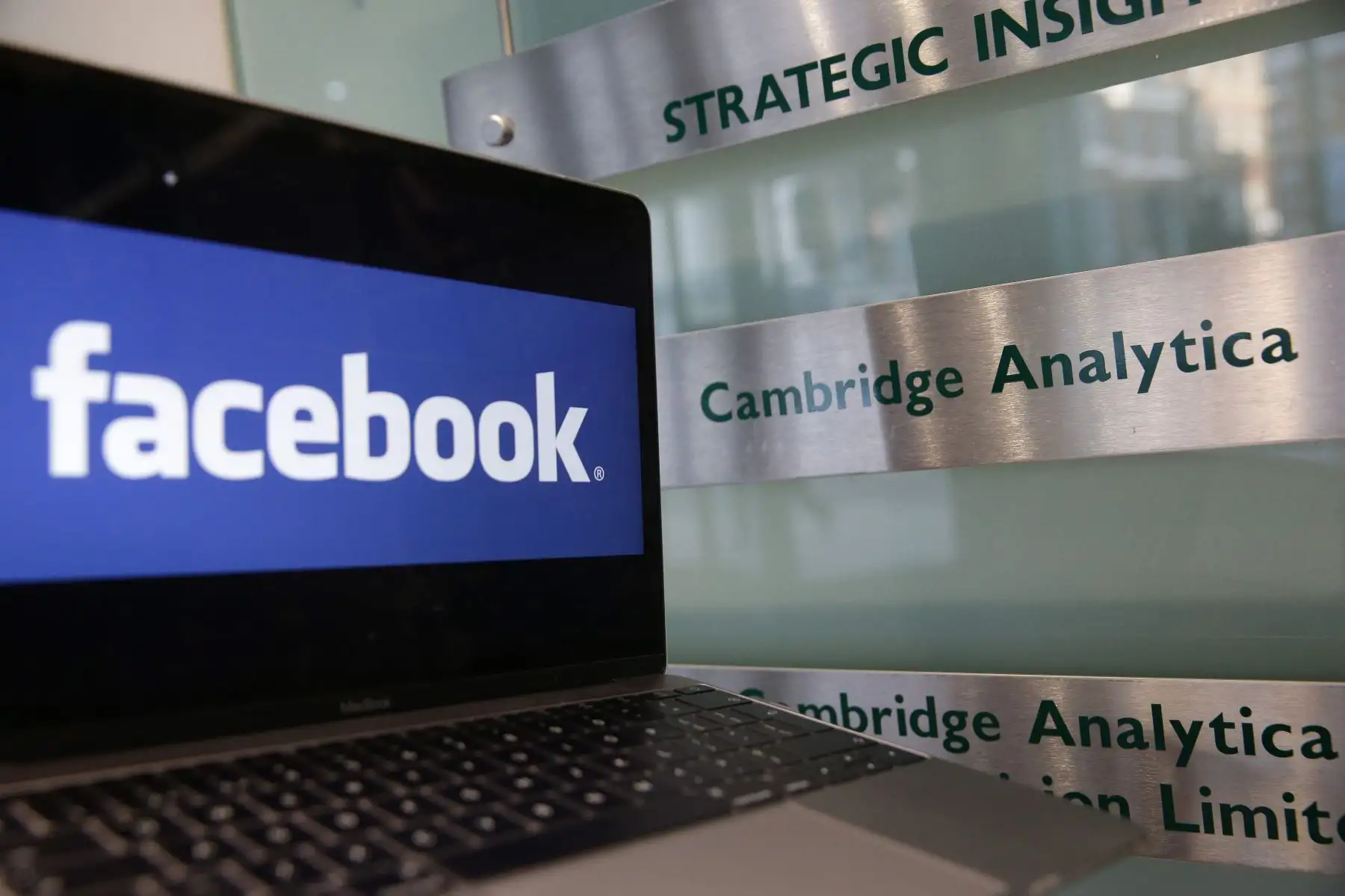 Finalmente Facebook de Mark Zuckerberg se encuentra en quinto lugar con un valor de 89,684 millones de dólares. Foto: AFP