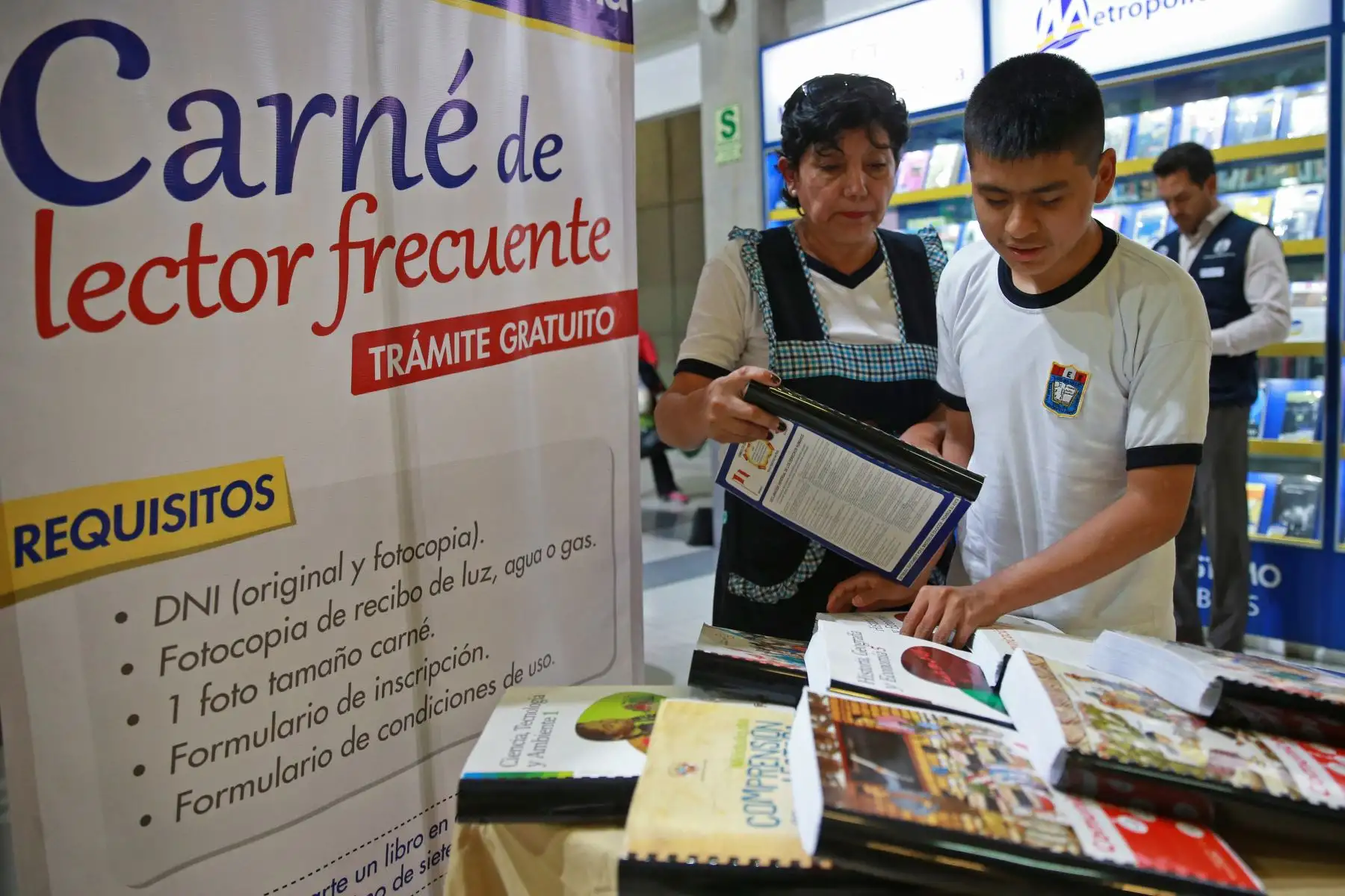 Municipio de Lima pone a disposición libros en formato braille en bibliotecas del Metropolitano. Foto: ANDINA/Vidal Tarqui