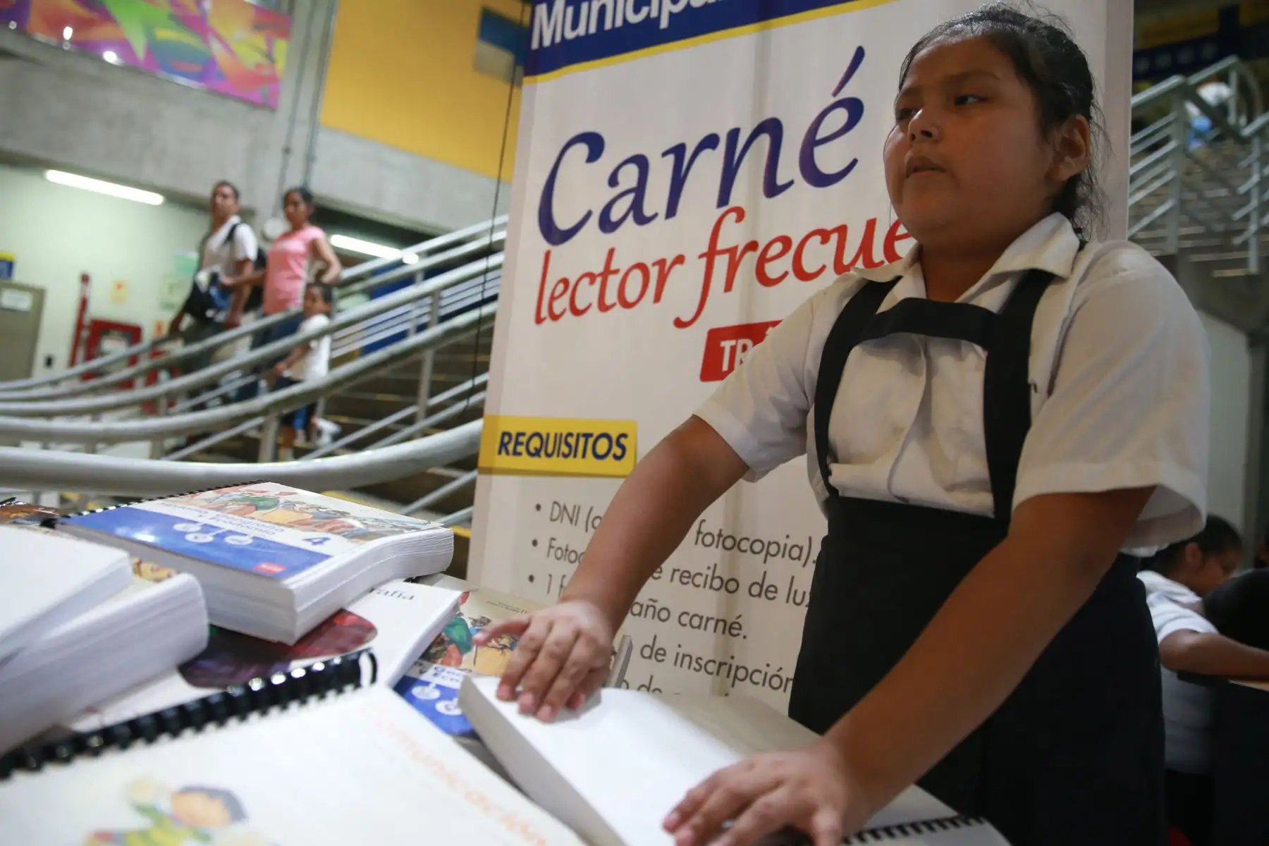 Municipio de Lima pone a disposición libros en formato braille en bibliotecas del Metropolitano. Foto: ANDINA/Vidal Tarqui