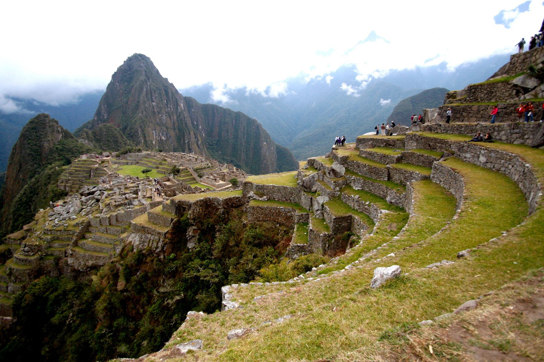 Dirección de Cultura de Cusco desarrolla labores de control de la vegetación en Machu Picchu. ANDINA/Difusión