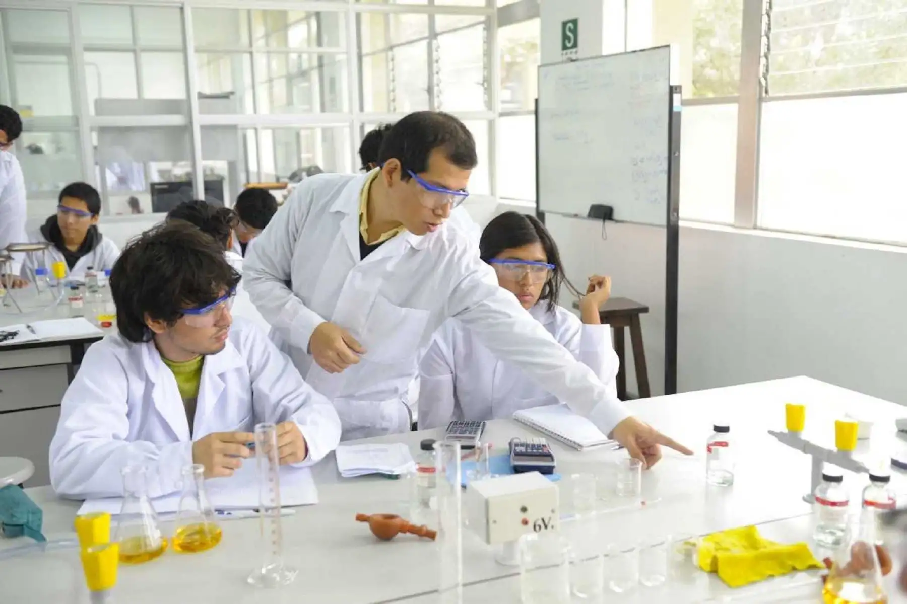 Concytec inicia caravana regional para promover financiamiento de becas en el país.