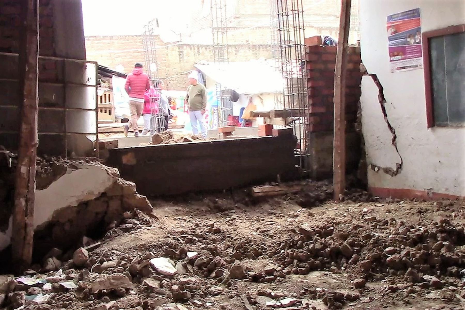 Pronied demolerá zona afectada por el colapso de pared de colegio en Huancayo. ANDINA/Pedro Tinoco