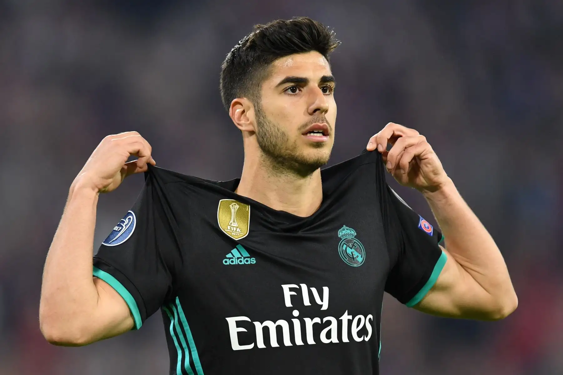 El centrocampista español del Real Madrid Marco Asensio celebra después de anotar un gol durante el partido de ida de la semifinal de la UEFA Champions League .Foto:AFP
