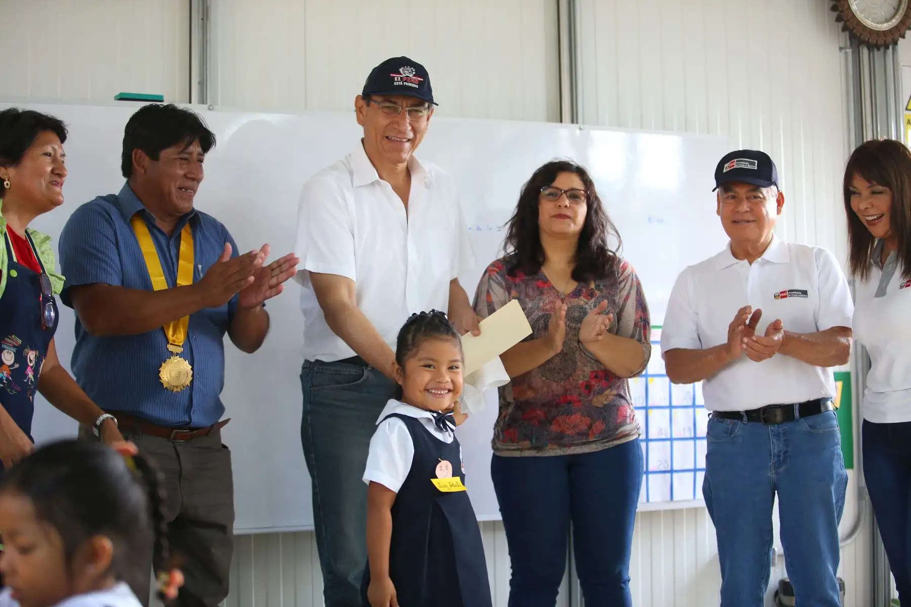Presidente Vizcarra supervisa el funcionamiento del programa social Qali Warma en el IE N217 Purísima Concepción de Túcume. Foto:ANDINA/Prensa Presidencia