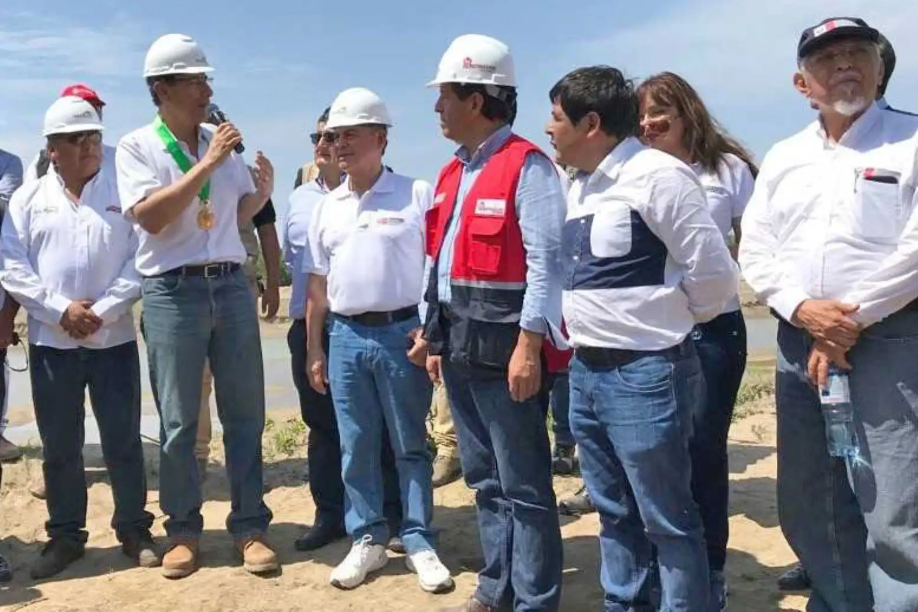 Más de 230 kilómetros de ríos, quebradas, drenes y canales, que evitarán los riesgos de inundaciones a muchas familias fueron limpiados y descolmatados en la región Lambayeque como parte de las labores de prevención ante futuros fenómenos naturales.