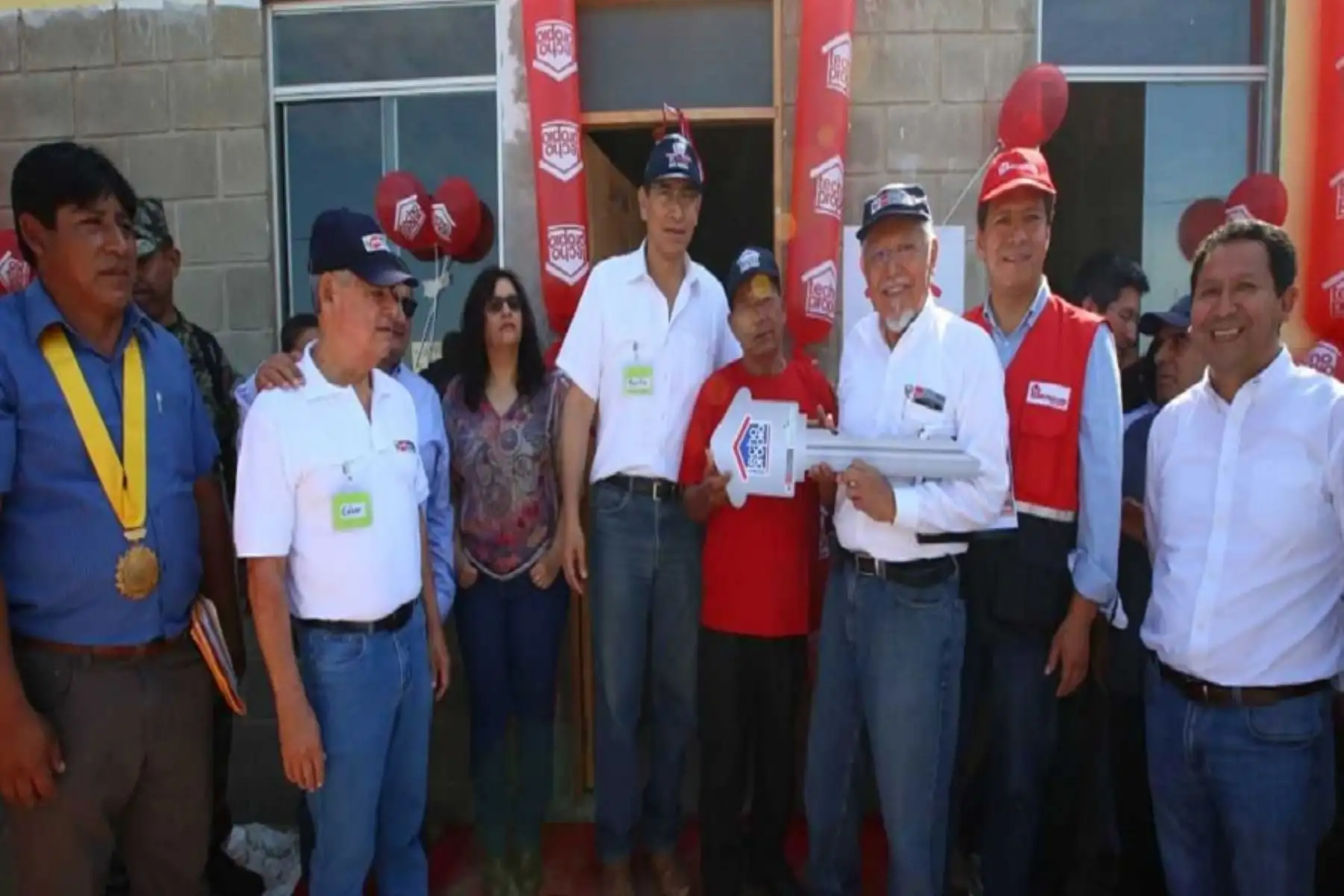 En la región Lambayeque, se han terminado de construir 1,300 casas definitivas.