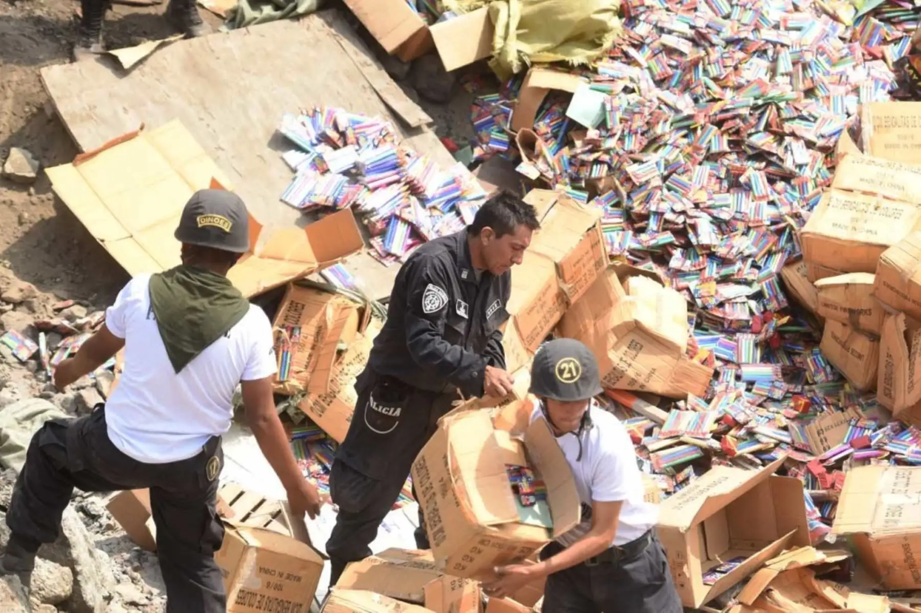 Sucamec incineró 15 toneladas de productos pirotécnicos ilegales. Foto: ANDINA/Difusión.