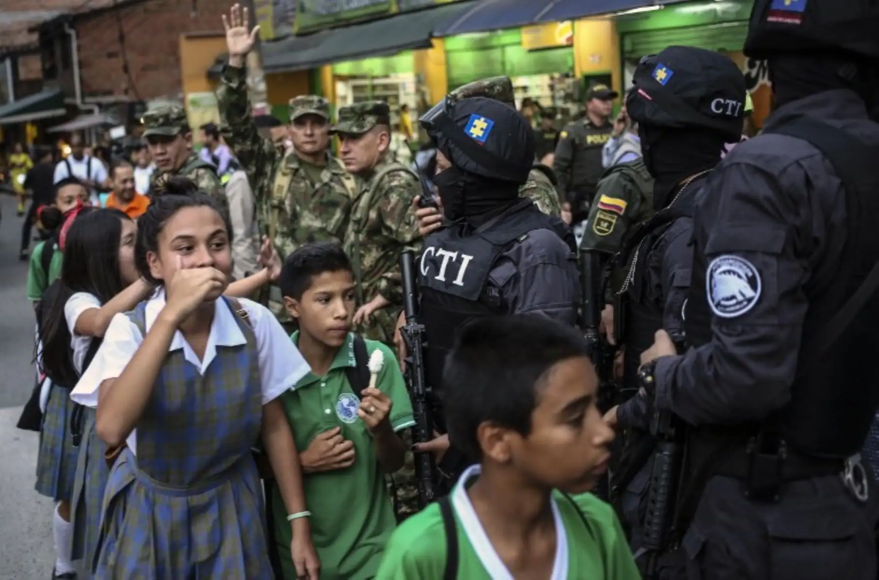 La Comuna 13  del Vecindario, en Medellín ha sido militarizada luego de un aumento en la violencia de pandillas en los últimos días .FotoAFP