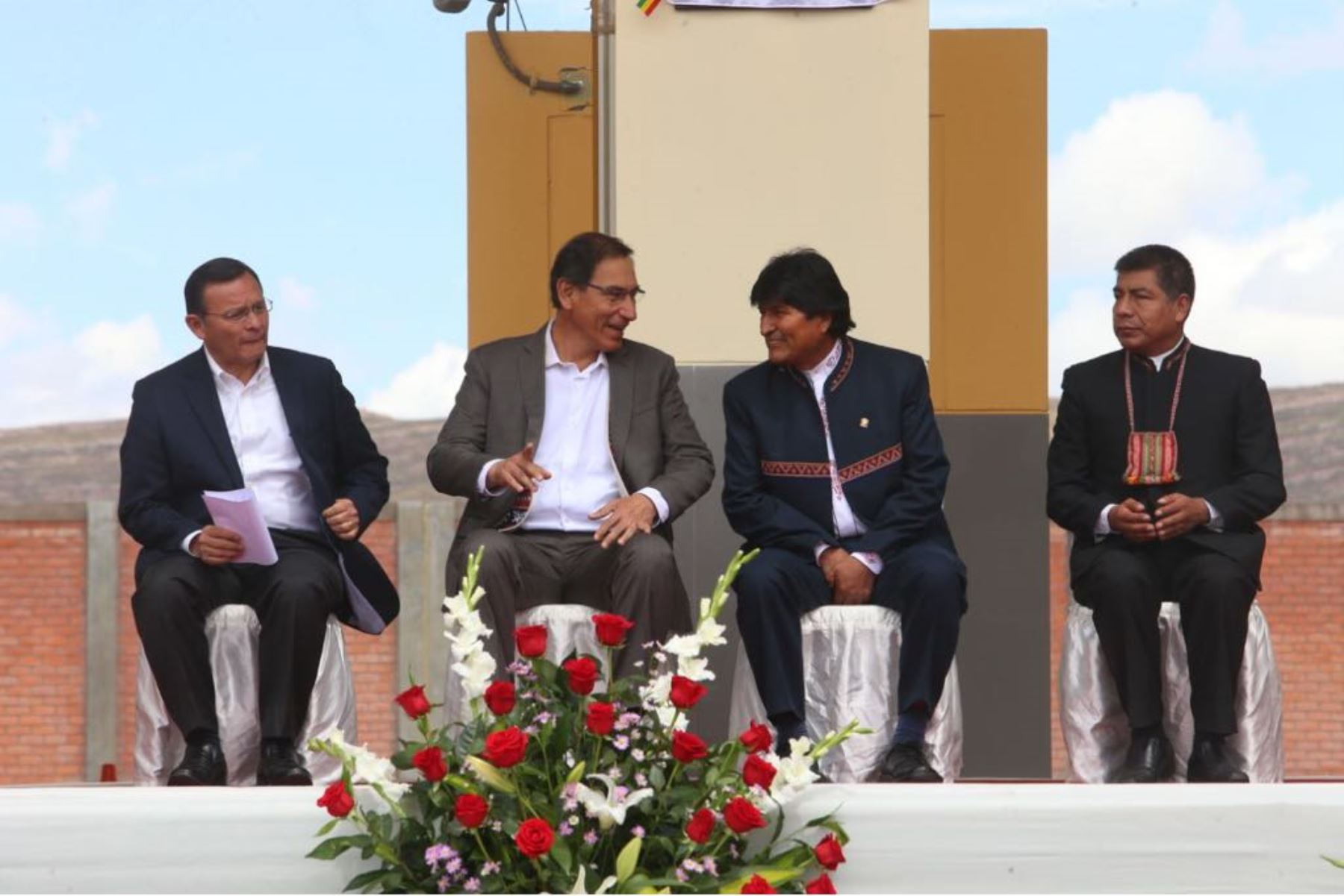 Presidente Martín Vizcarra y su homólogo boliviano, Evo Morales.