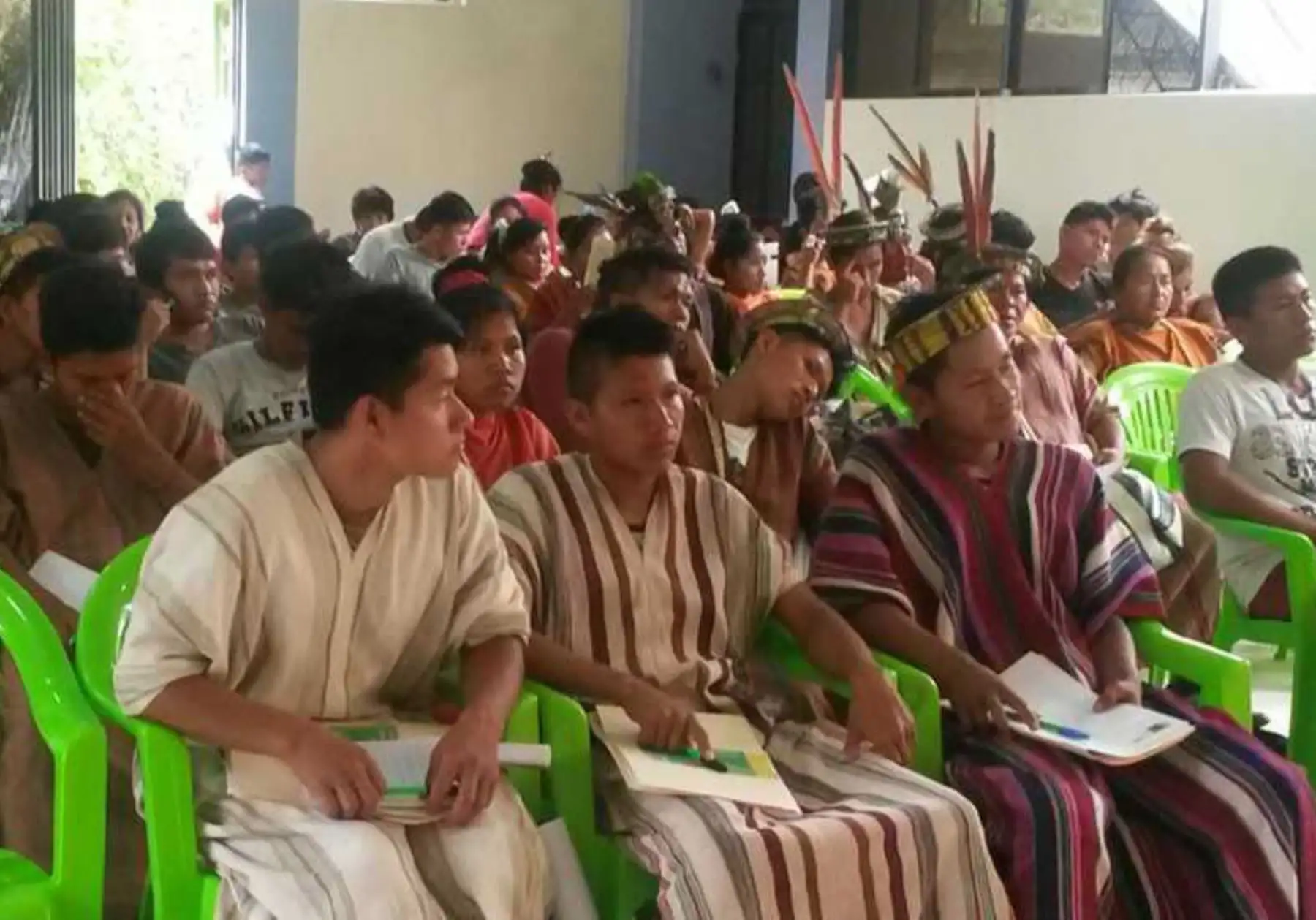 El auditorio de la Municipalidad Distrital de Coviriali, de la provincia de Satipo en la región Junín, acogió a 150 jóvenes líderes de las comunidades indígenas de la selva central con el objetivo de capacitarlos en temas vinculados a la titulación de tierras rurales que viene ejecutando el Ministerio de Agricultura y Riego (Minagri).
